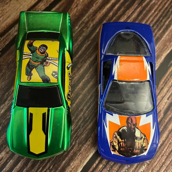 Maisto Marvel Diecast Dr. Octopus and Nick Fury Car Bundle 2012 (SKU: 33TO) - Picture 5 of 8